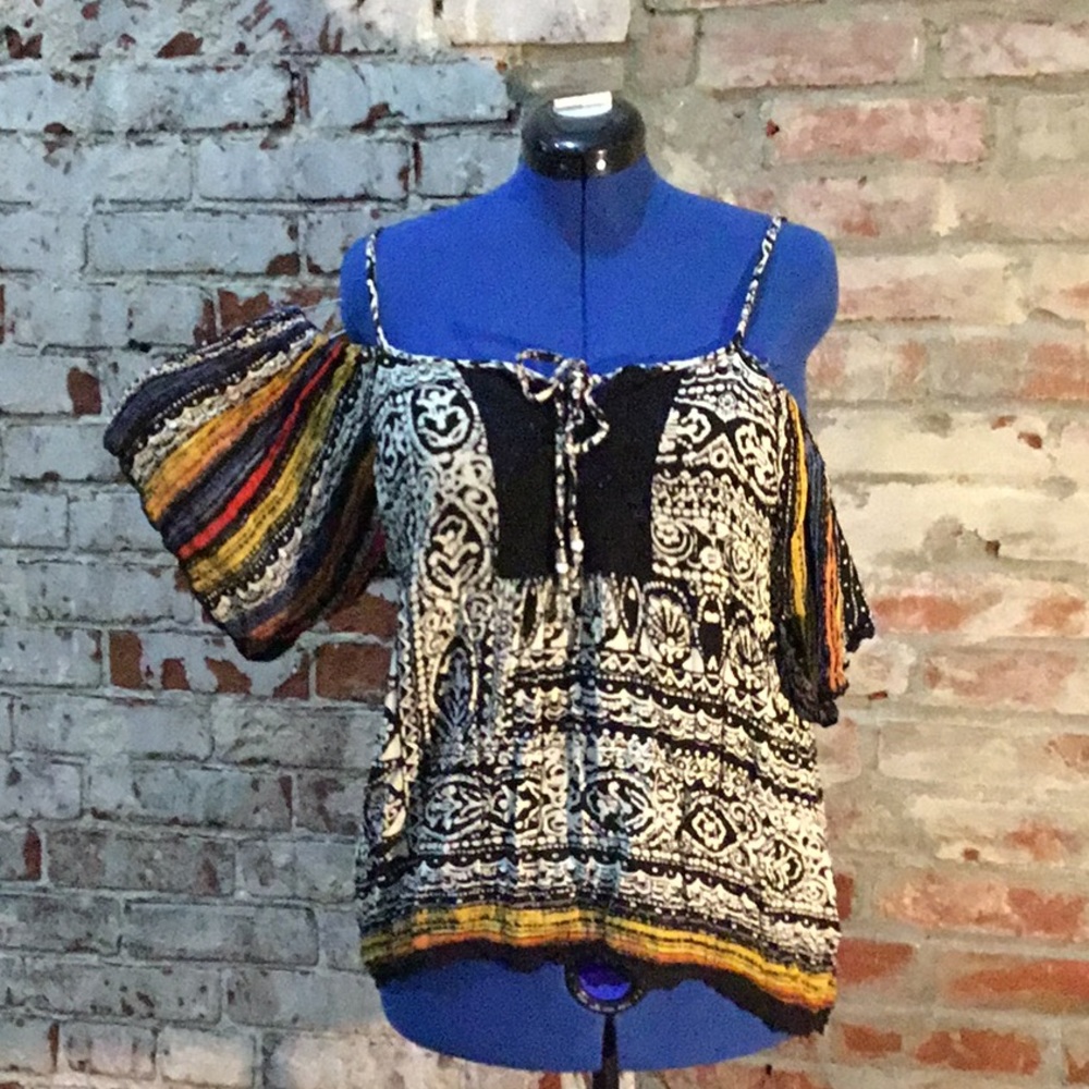 Detailed cold shoulder top